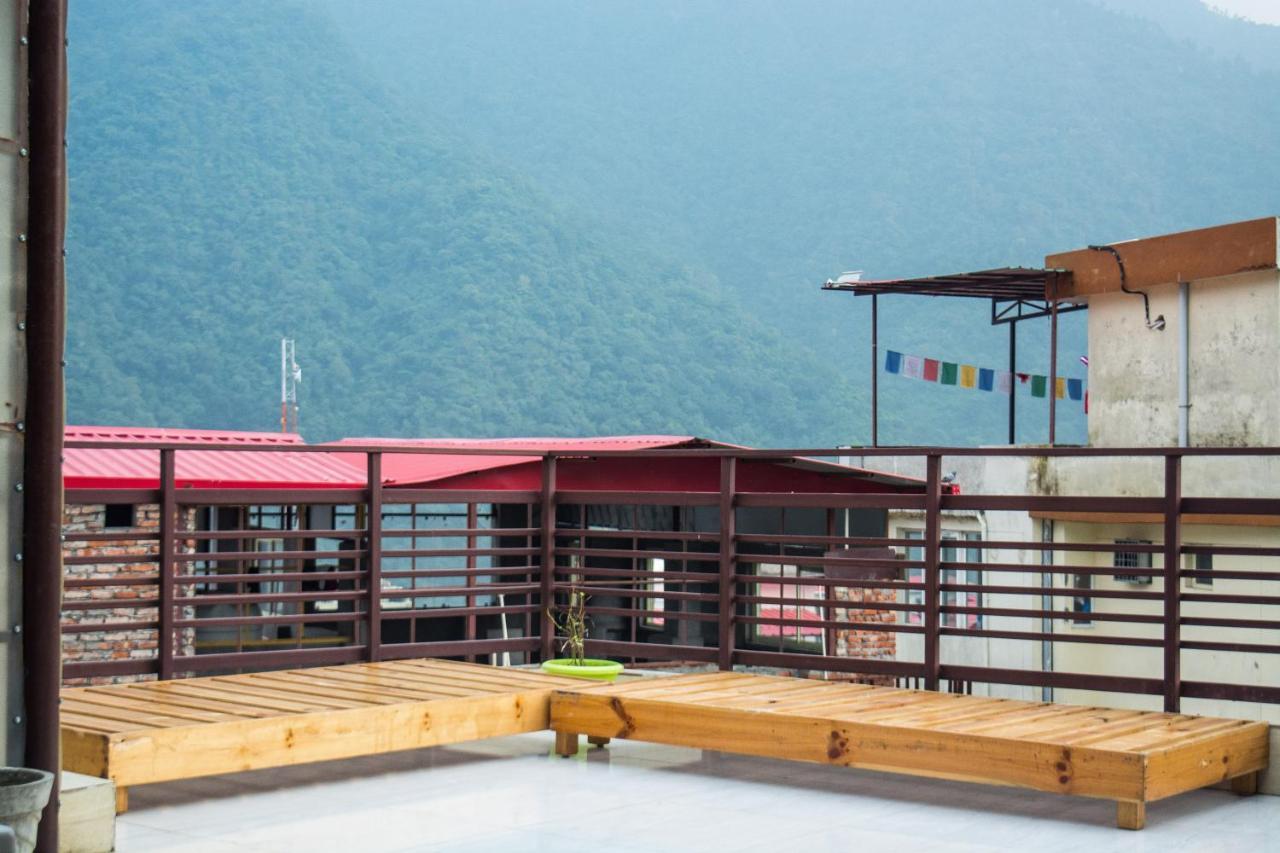 The Mountain View Hostel Risikés Kültér fotó