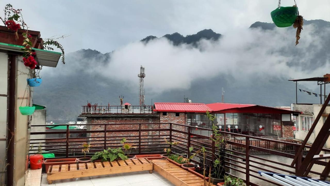 The Mountain View Hostel Risikés Kültér fotó
